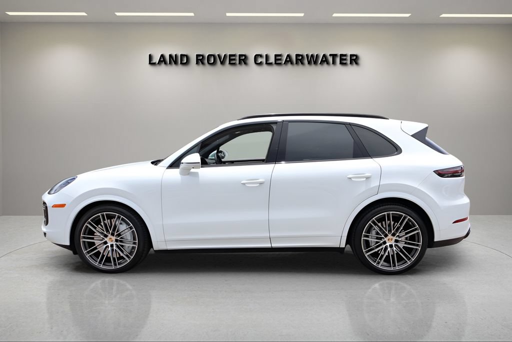 Used 2023 Porsche Cayenne Turbo AWD/4WD image 2