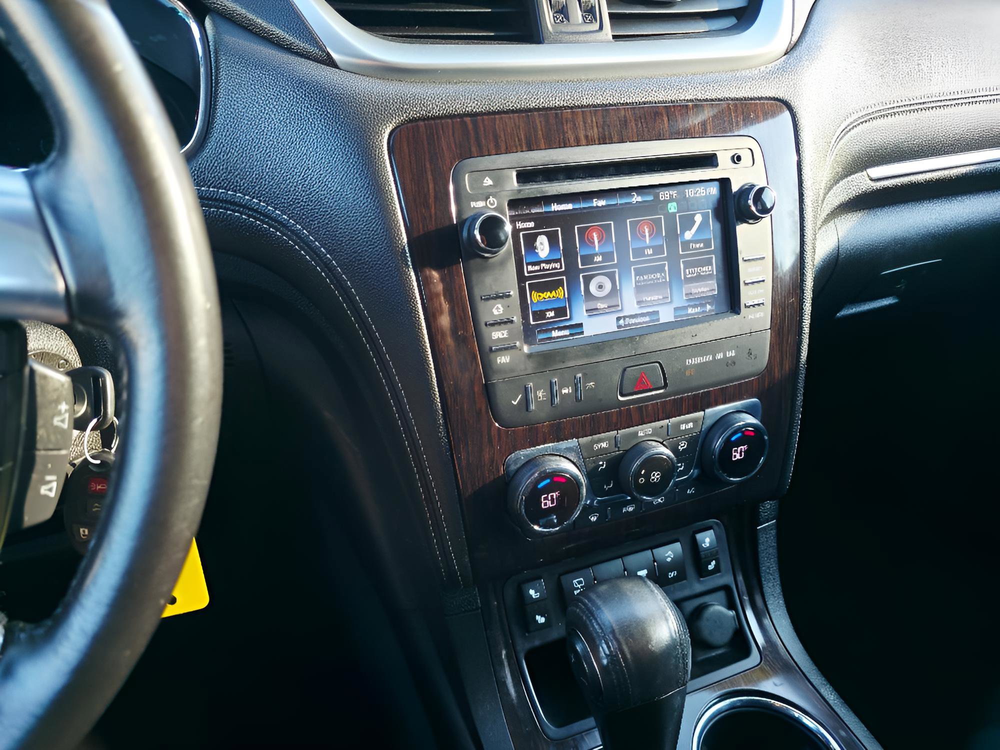 Used 2015 Chevrolet Traverse LT image 29