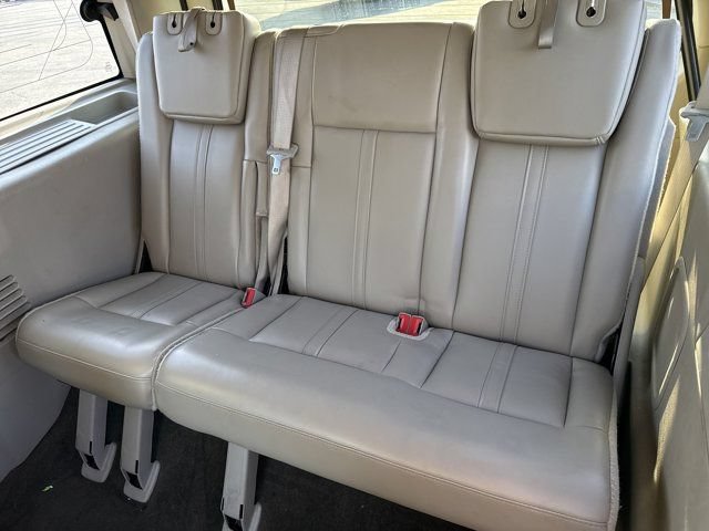 Used 2017 Lincoln Navigator Select RWD image 16
