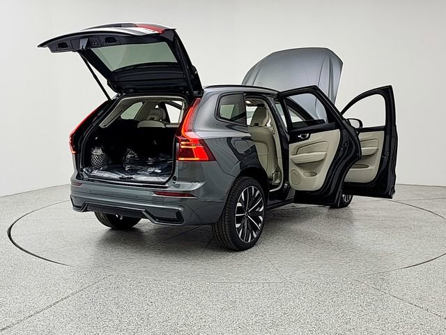 New 2026 Volvo XC60 B5 Ultra w/ Climate Package AWD/4WD image 11
