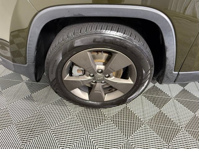 Used 2016 Jeep Cherokee 75th Anniversary AWD/4WD image 13