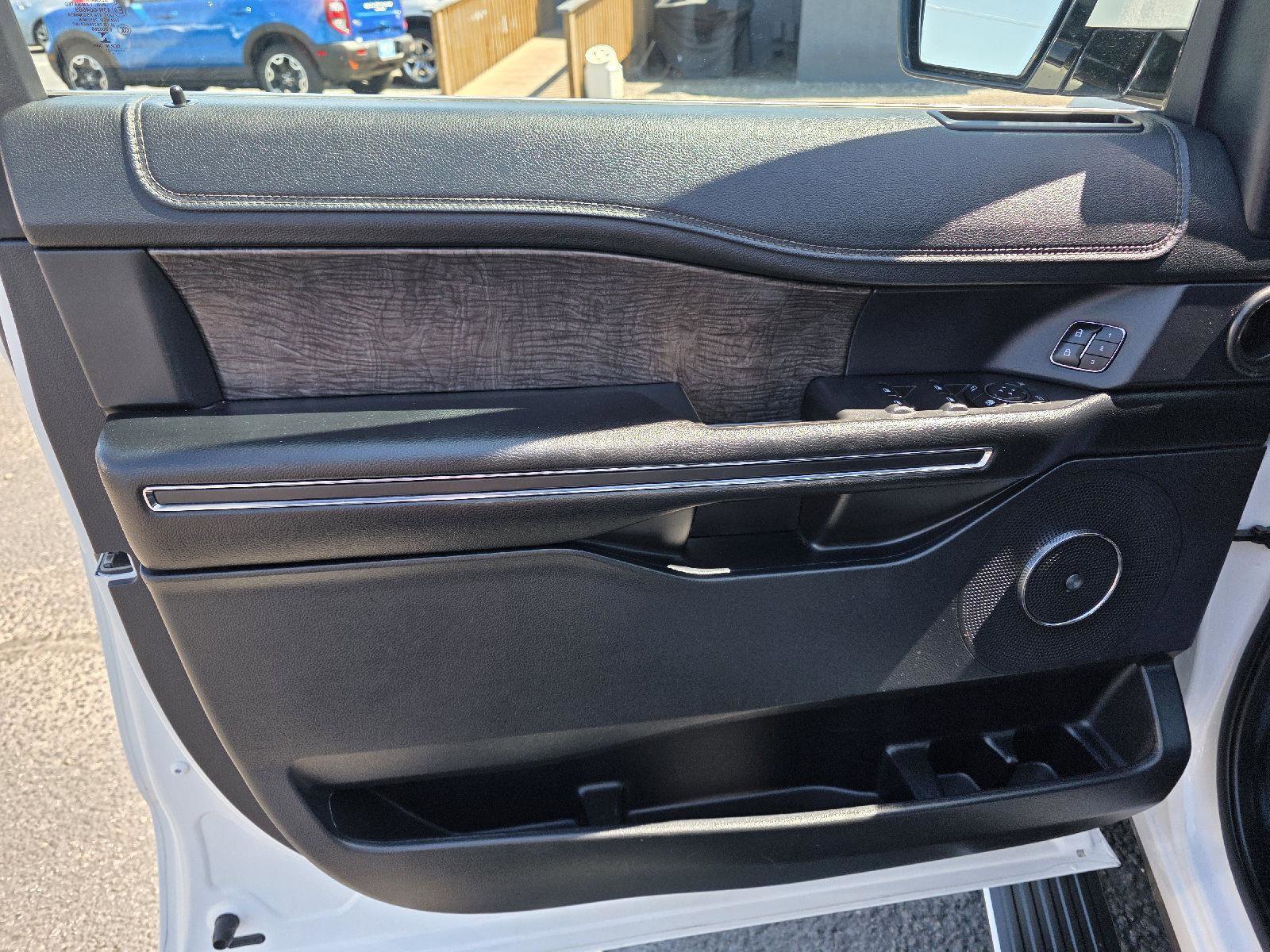 Used 2021 Ford Expedition Max Limited AWD/4WD image 11