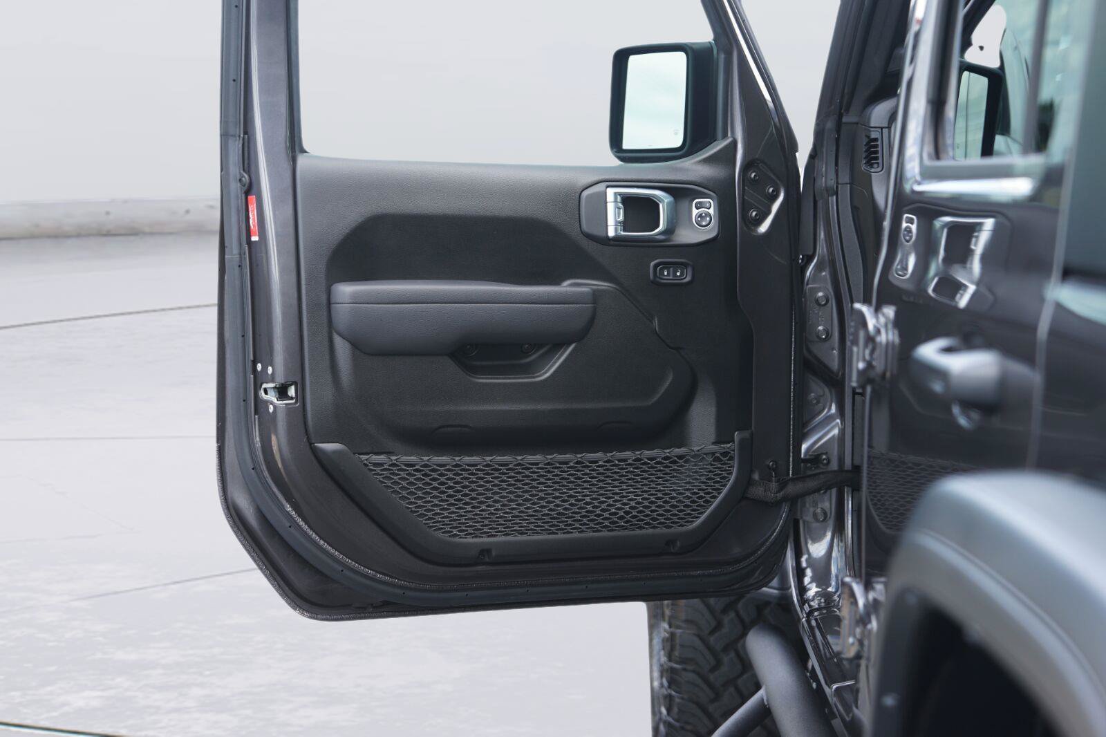 Used 2025 Jeep Wrangler Unlimited Sport AWD/4WD image 30