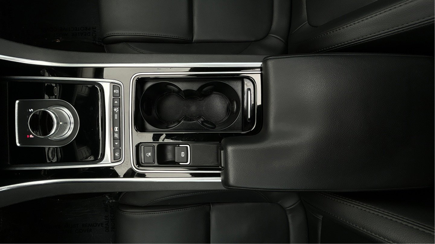 Used 2016 Jaguar XF Premium image 27