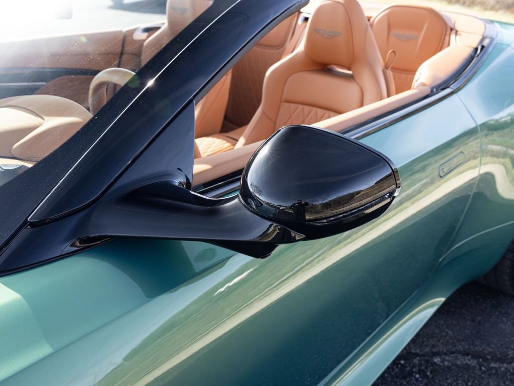 Used 2025 Aston Martin DB12 Volante image 23