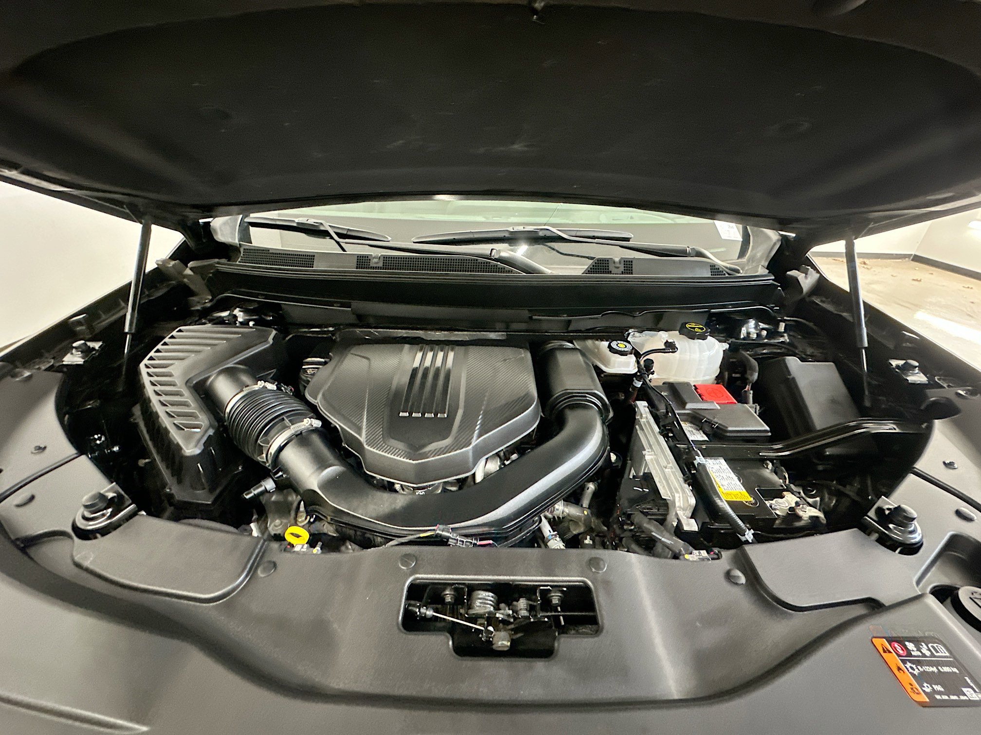 Used 2025 Chevrolet Traverse LT image 36