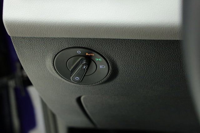 Certified 2022 Volkswagen Taos SE w/ Panoramic Sunroof Package image 29