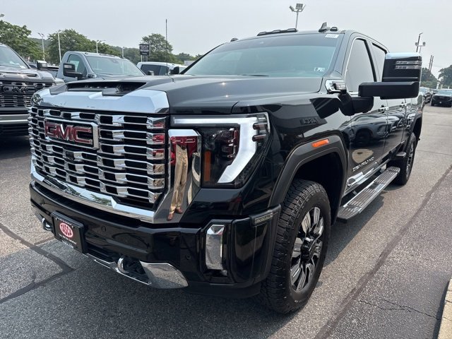 Used 2025 GMC Sierra 2500 Denali w/ Technology Package image 3