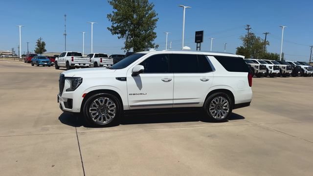 Used 2023 GMC Yukon Denali Ultimate AWD/4WD image 6