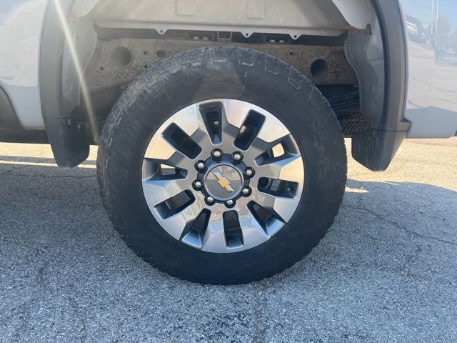 Used 2024 Chevrolet Silverado 2500 Custom w/ Custom Value Package image 32
