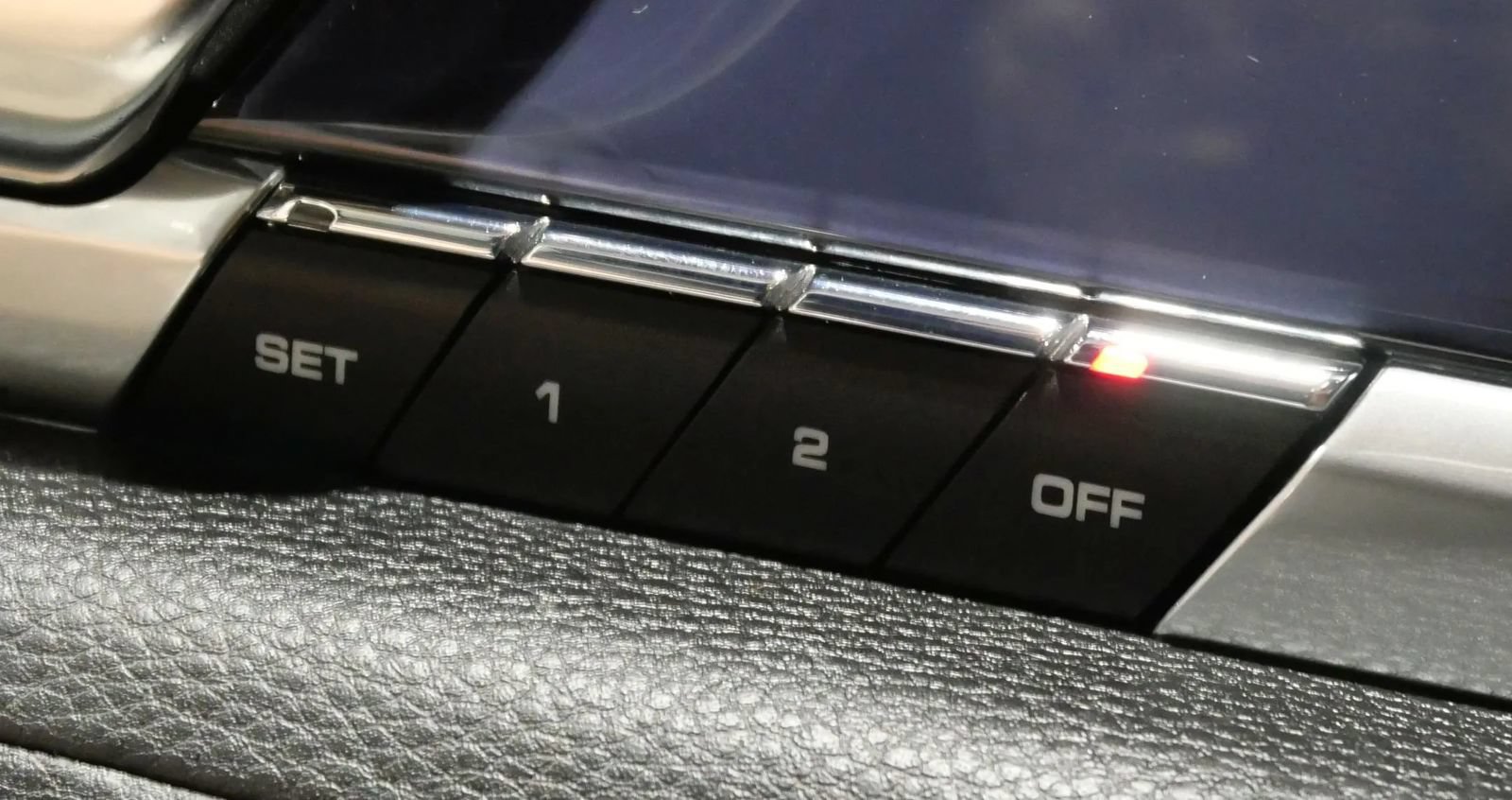 Used 2011 Porsche Panamera S RWD image 21