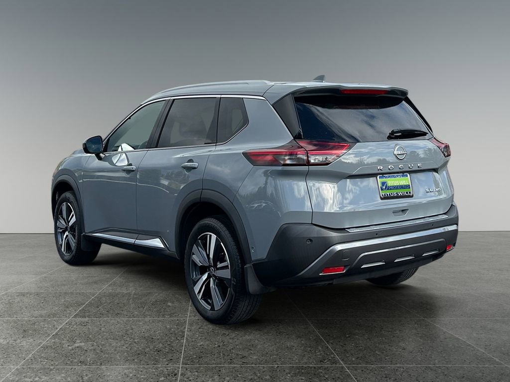 Used 2023 Nissan Rogue SL w/ SL Premium Package image 5