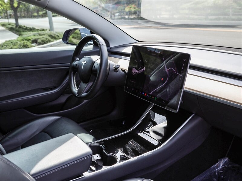 Used 2018 Tesla Model 3 Long Range RWD image 25