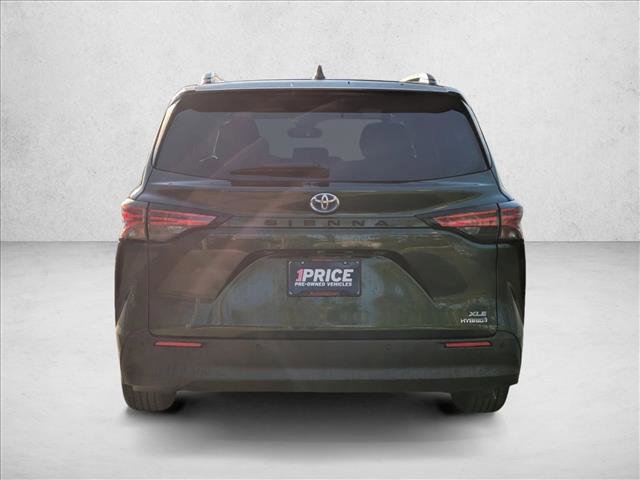 Used 2021 Toyota Sienna XLE image 7