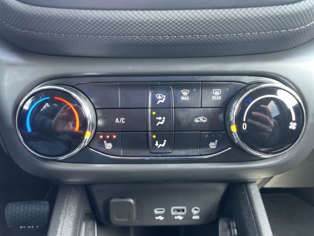 Used 2022 Chevrolet TrailBlazer LT FWD image 21
