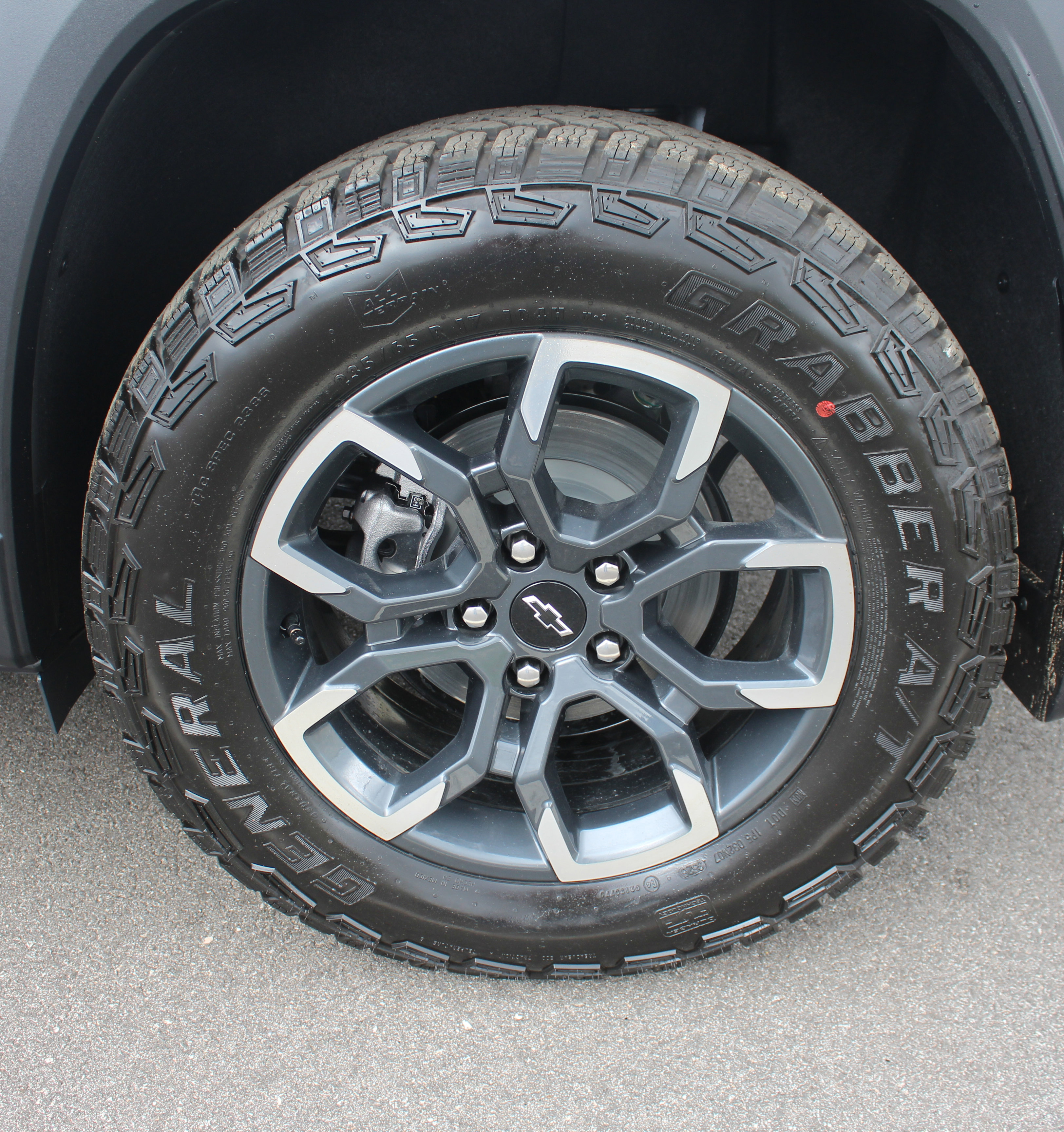 New 2026 Chevrolet Equinox ACTIV w/ LPO, Floor Liner Package image 19