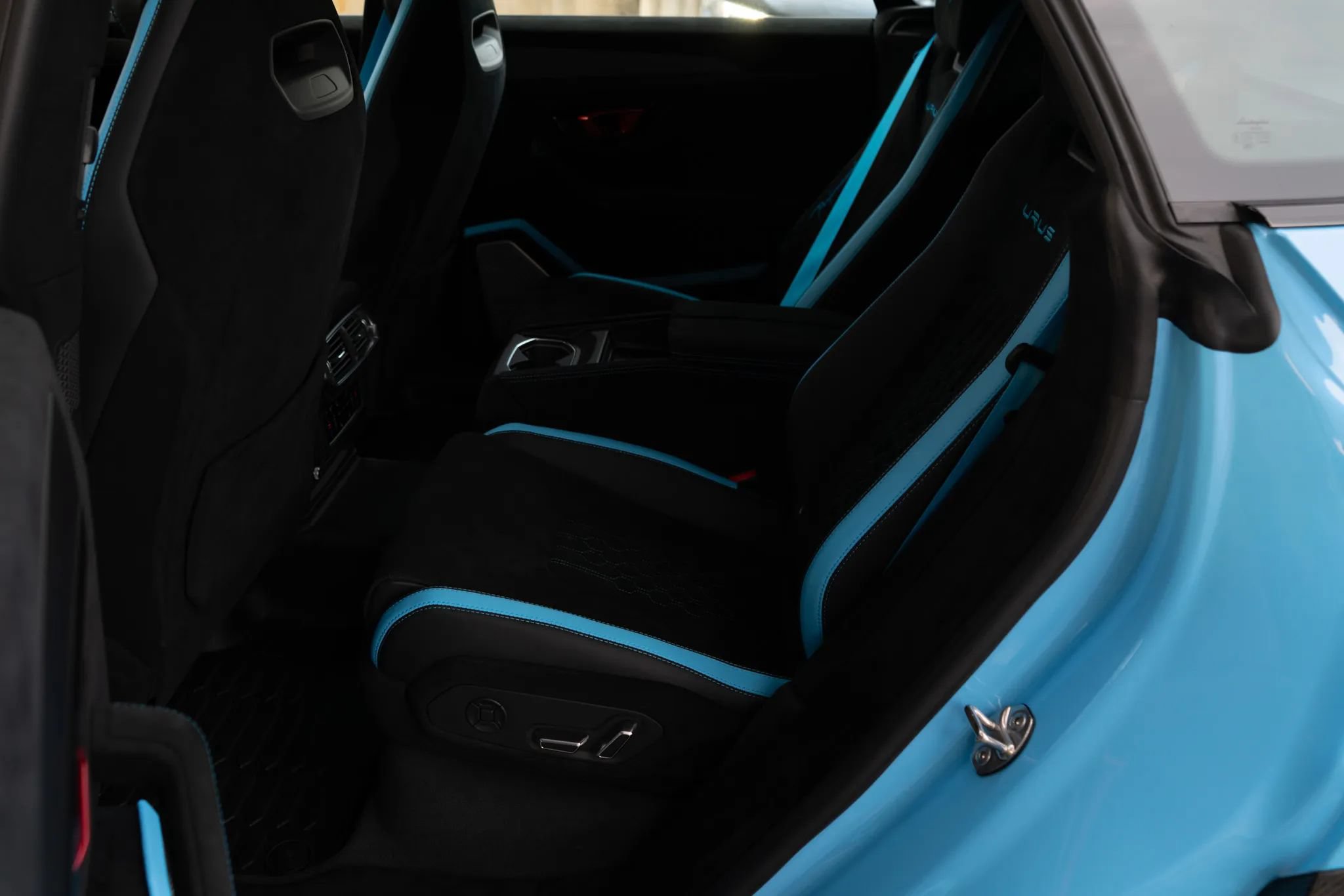Used 2024 Lamborghini Urus Performante AWD/4WD image 65