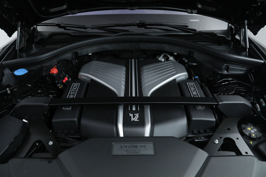 Used 2025 Rolls-Royce Cullinan AWD/4WD image 44