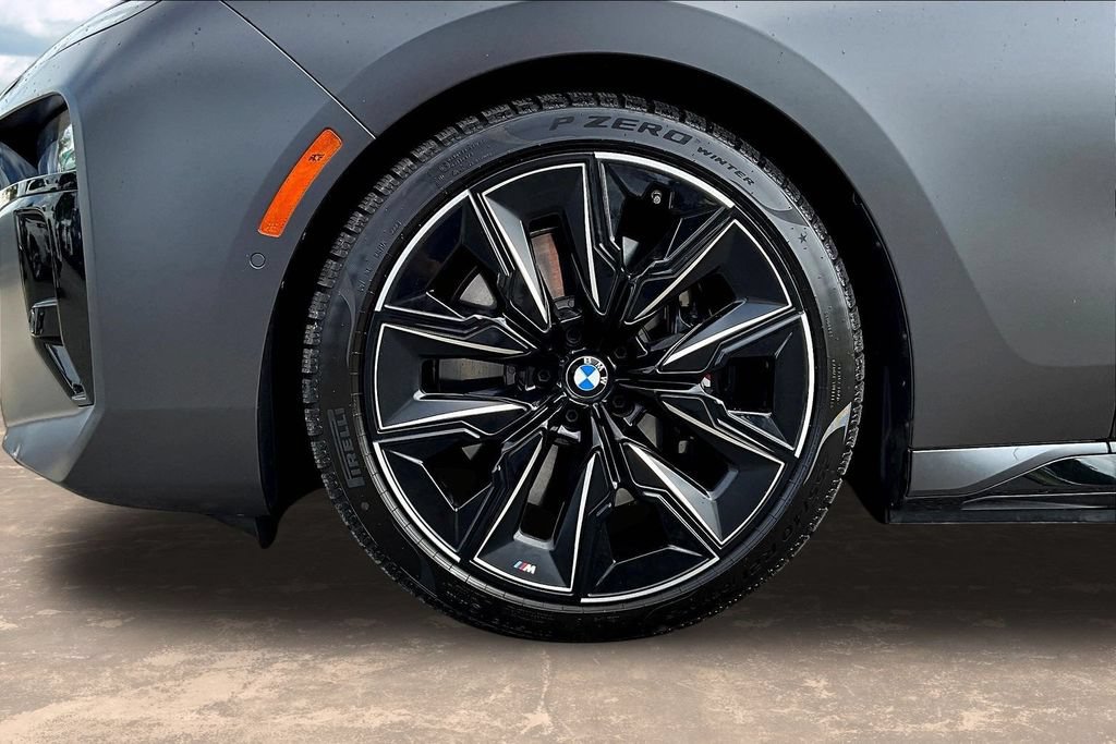 Used 2023 BMW i7 xDrive60 AWD/4WD image 34