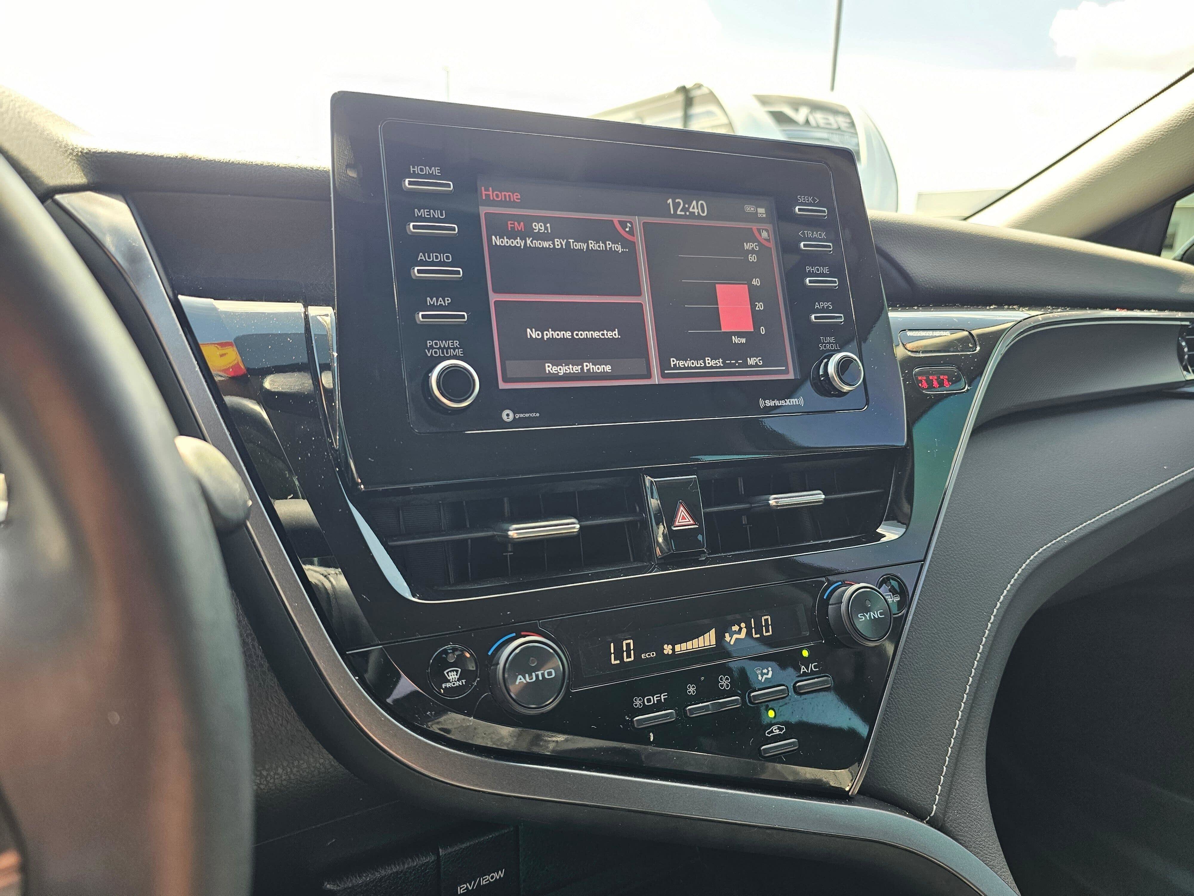 Used 2024 Toyota Camry SE w/ Convenience Package FWD image 25