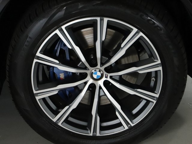 Used 2022 BMW X5 xDrive40i w/ M Sport Package AWD/4WD image 12