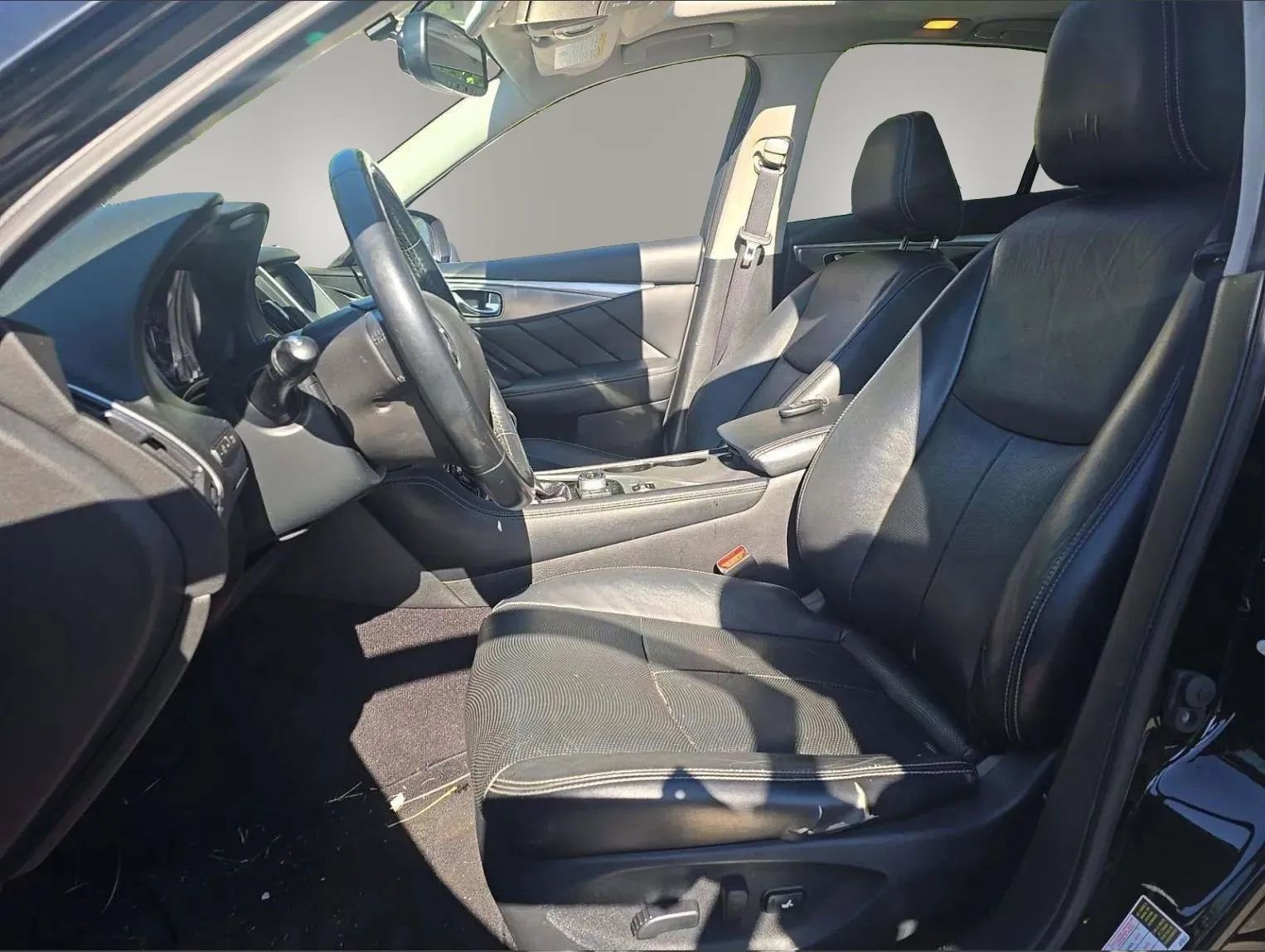 Used 2015 INFINITI Q50 Premium w/ Navigation Package RWD image 3