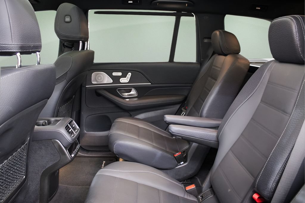 Used 2021 Mercedes-Benz GLS 580 4MATIC image 28