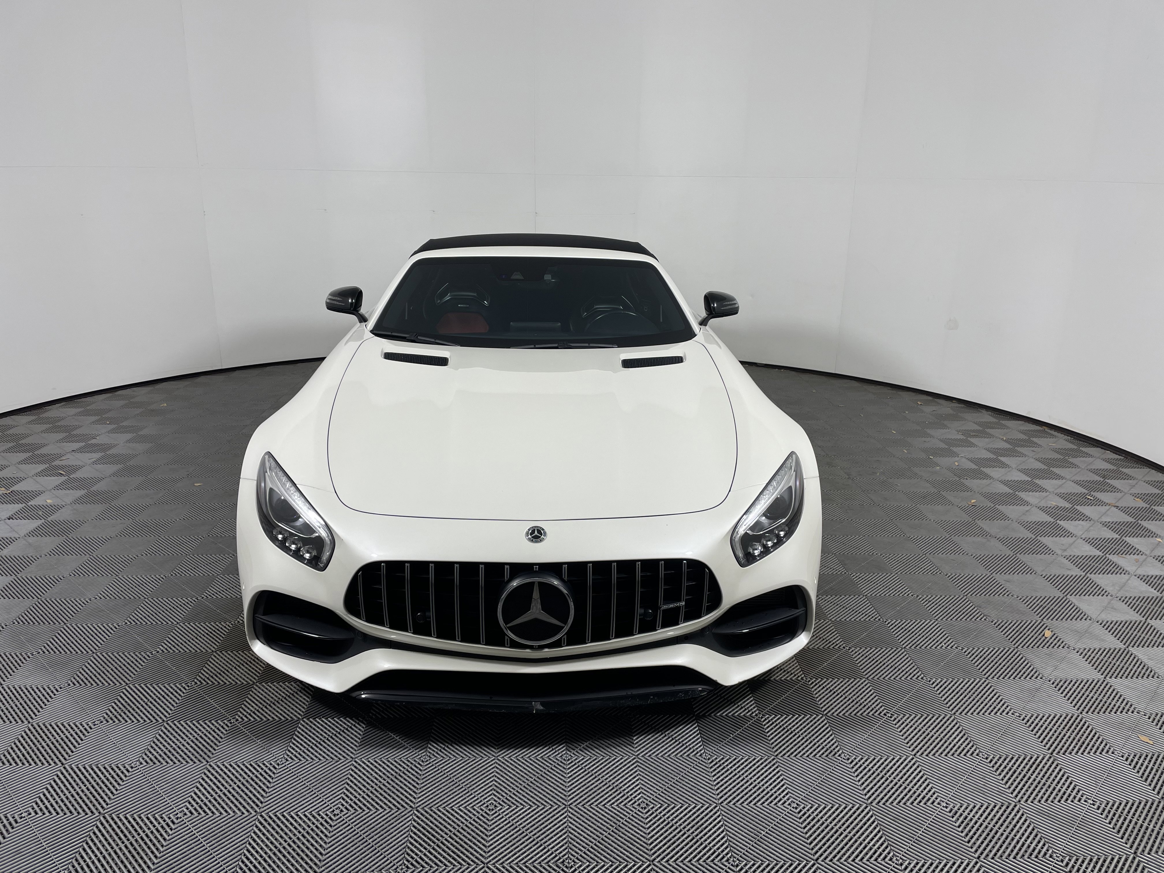 Used 2018 Mercedes-Benz AMG GT Roadster image 24