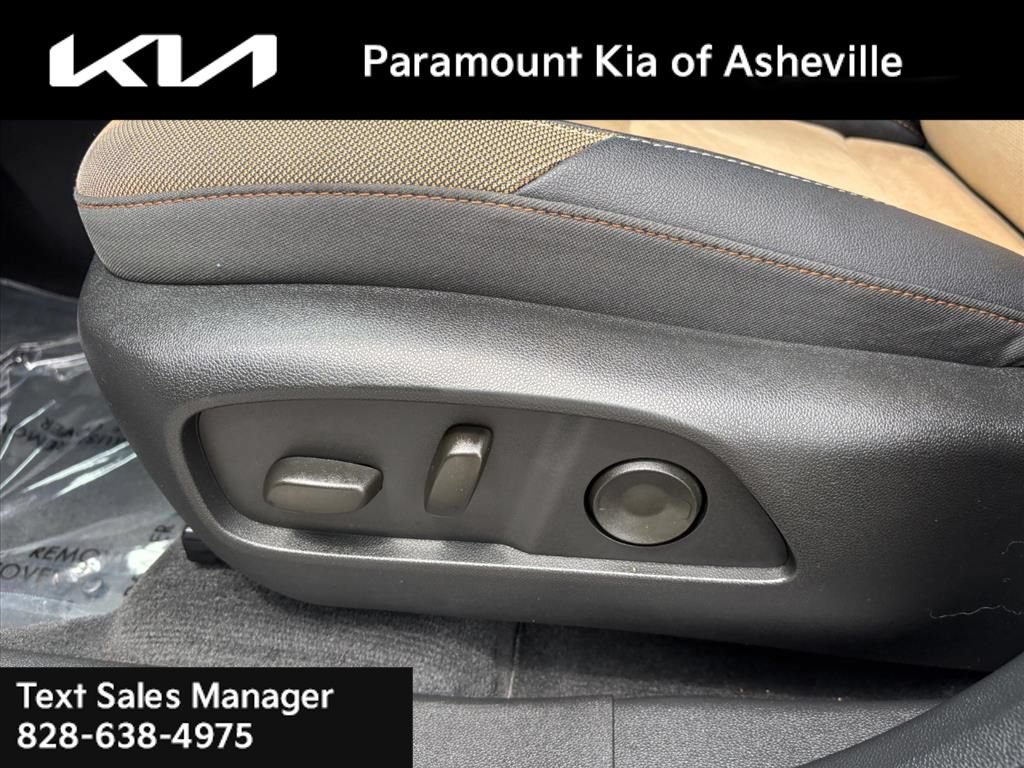 Used 2025 Chevrolet Equinox ACTIV w/ Convenience Package III AWD/4WD image 18