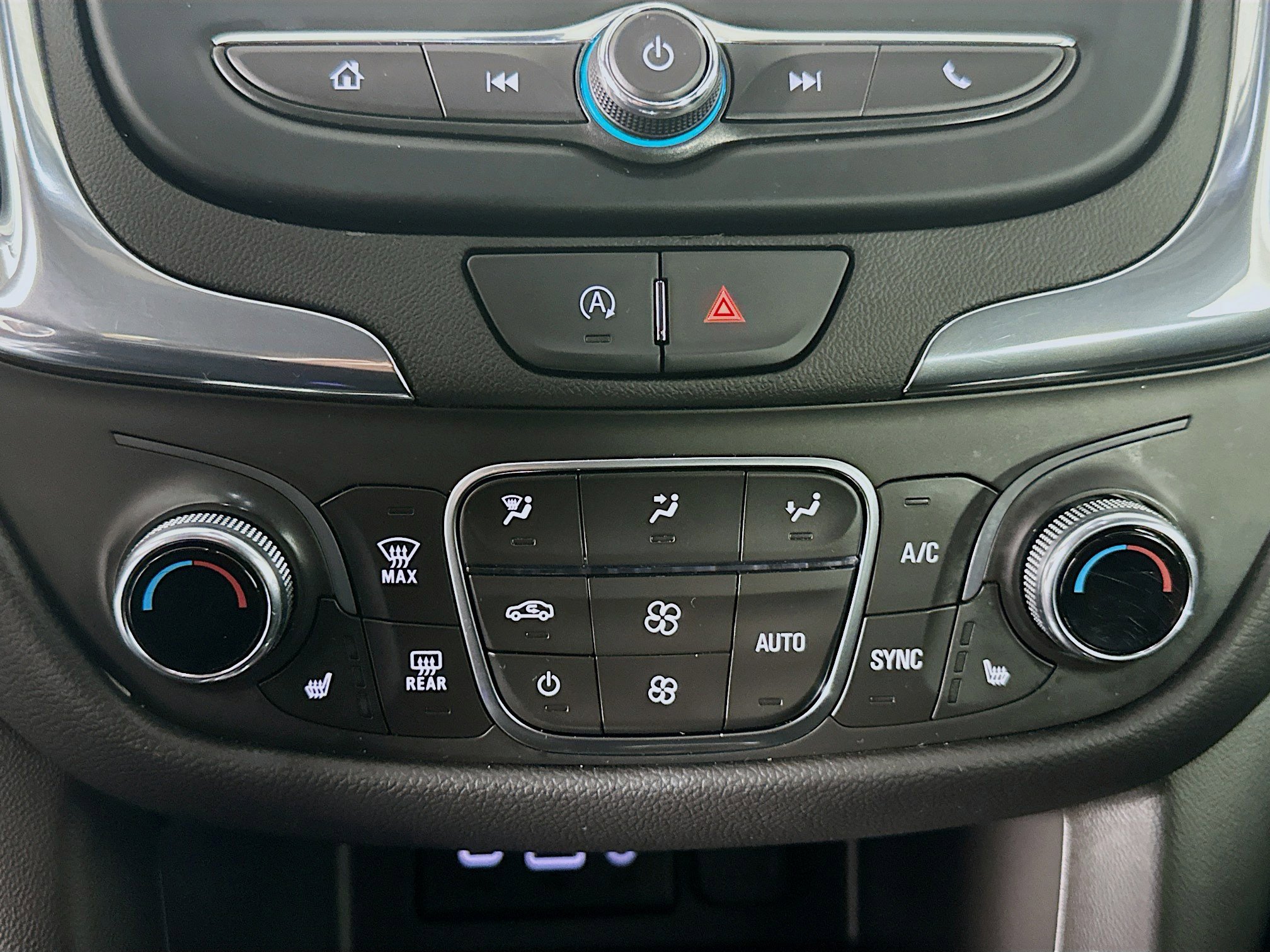 Used 2023 Chevrolet Equinox LT image 22