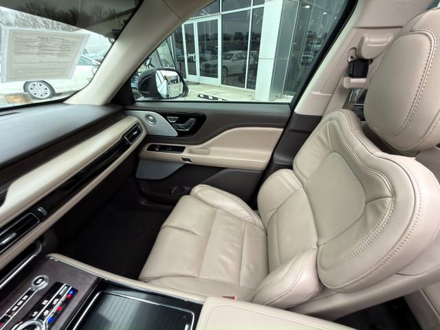 Used 2023 Lincoln Aviator Reserve w/ Equipment Group 201A image 25