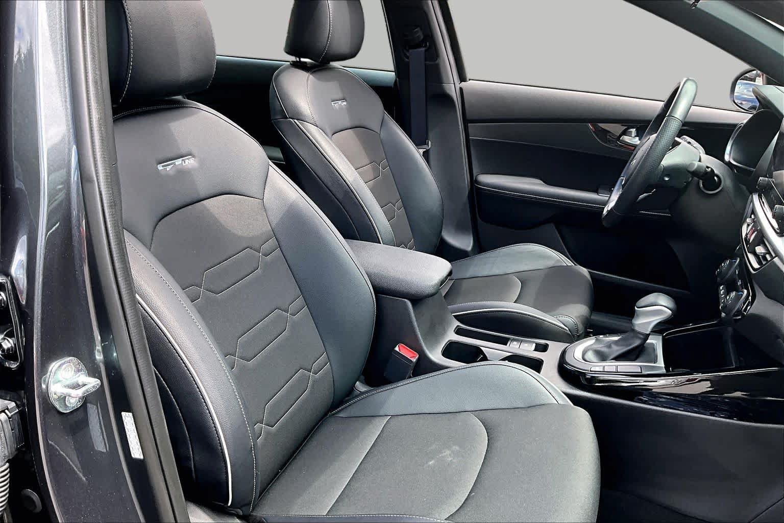 Used 2023 Kia Forte GT-Line w/ GT-Line Premium Package FWD image 9