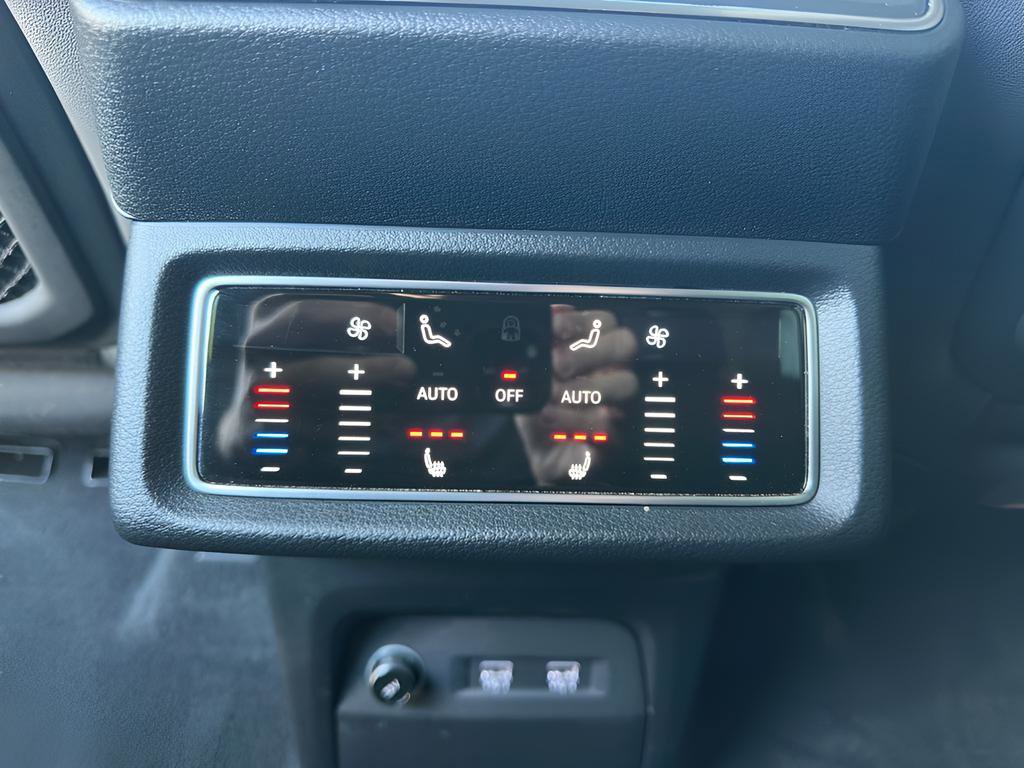 Used 2019 Audi e-tron Premium Plus image 27