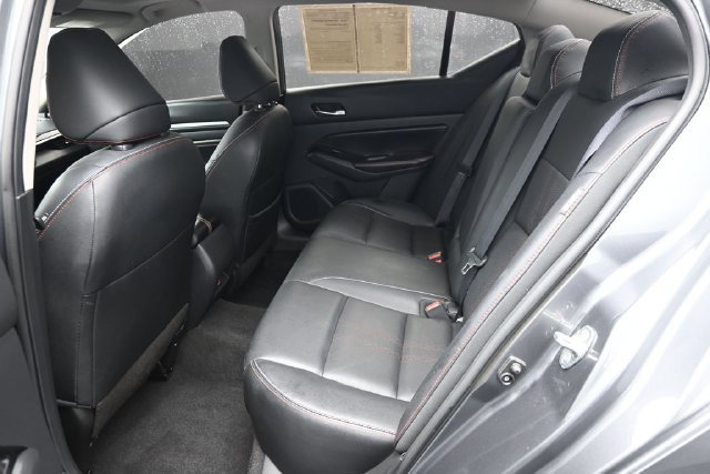 Used 2023 Nissan Altima 2.5 SR w/ SR Premium Package FWD image 9