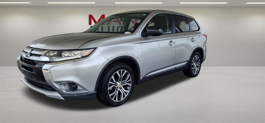 Used 2018 Mitsubishi Outlander ES FWD image 1