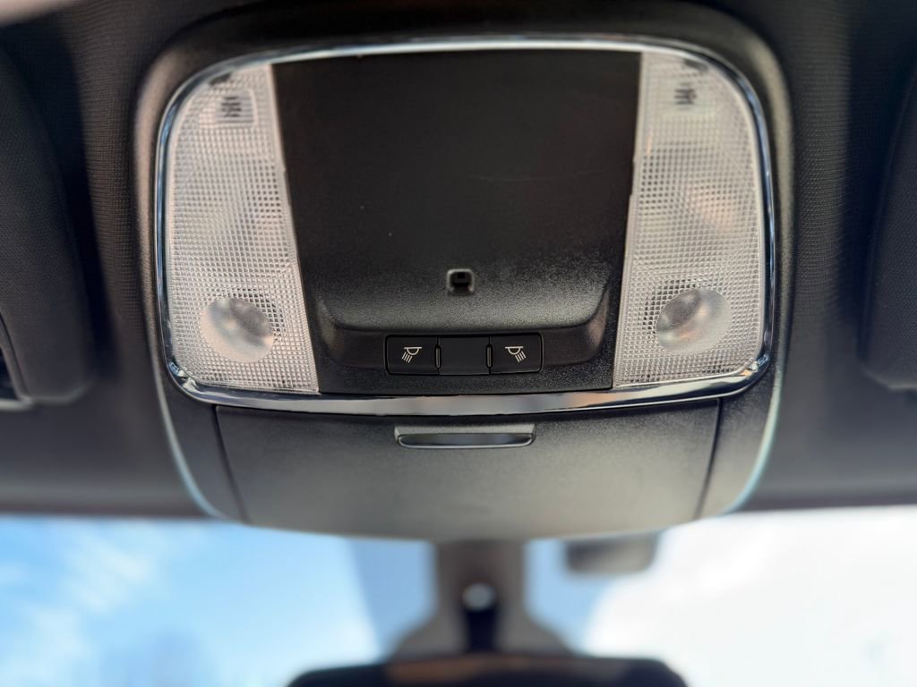 Used 2020 Jeep Grand Cherokee Laredo image 26