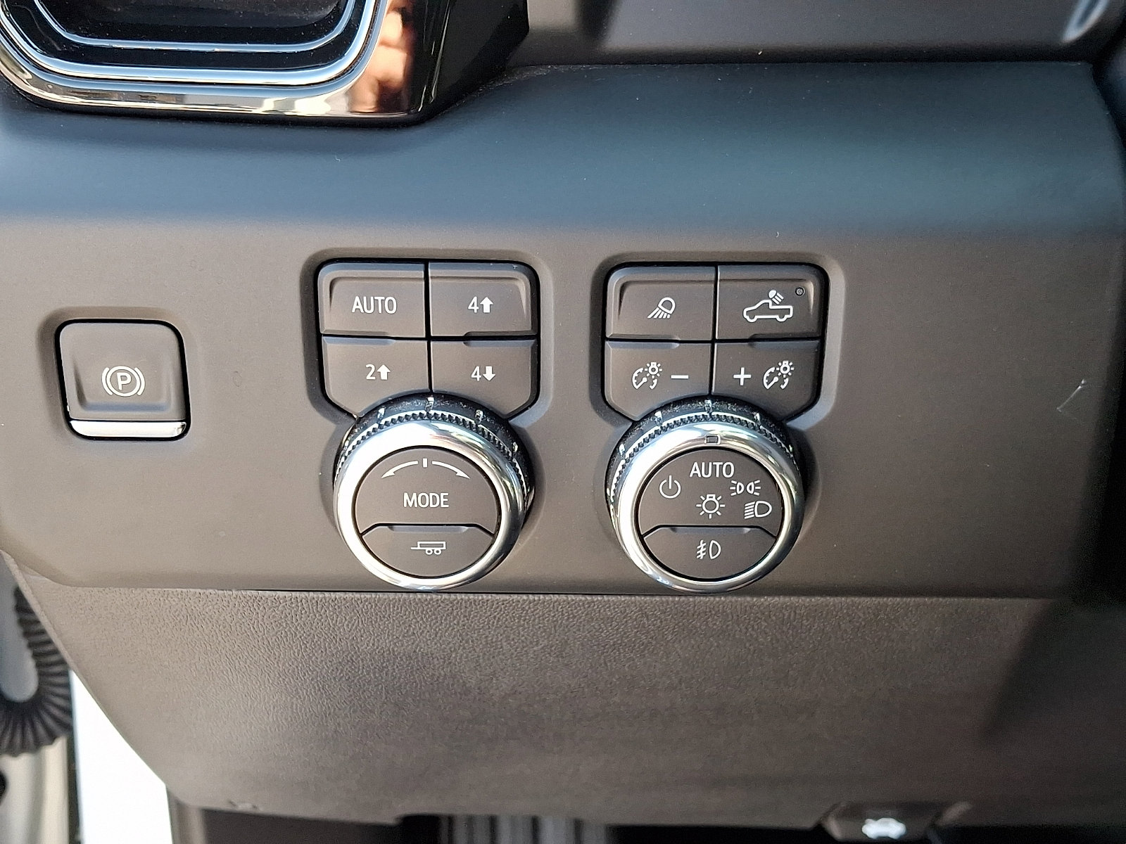 Used 2025 GMC Sierra 1500 AT4 w/ AT4 Premium Package image 25