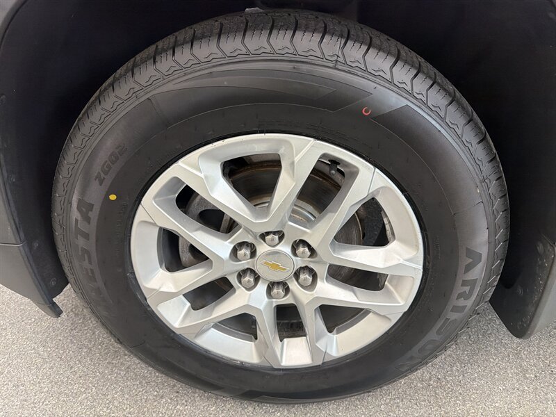Used 2018 Chevrolet Traverse LS AWD/4WD image 17