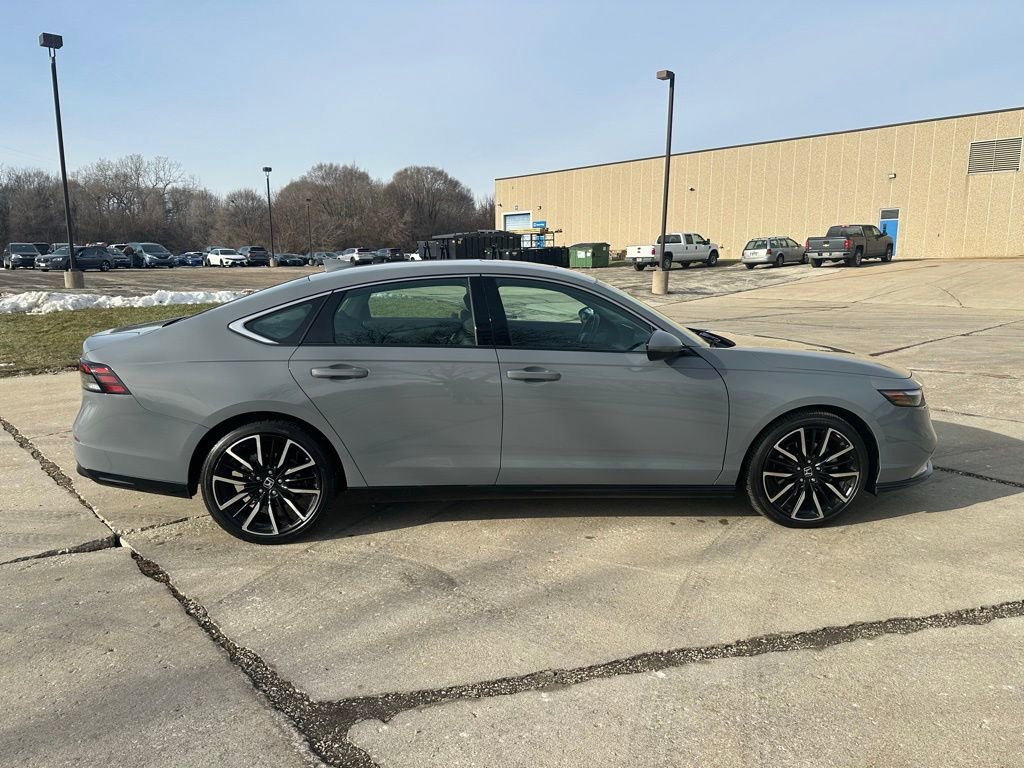Used 2023 Honda Accord Touring image 6