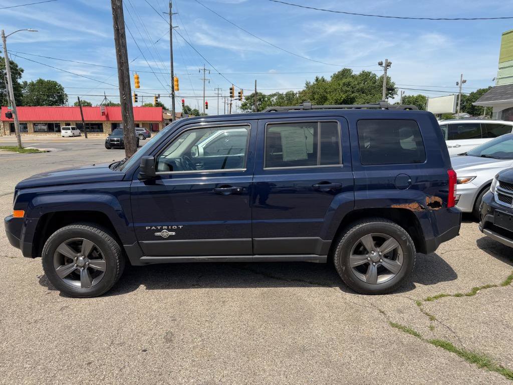 Used 2013 Jeep Patriot Latitude w/ Freedom Edition Pkg AWD/4WD image 9