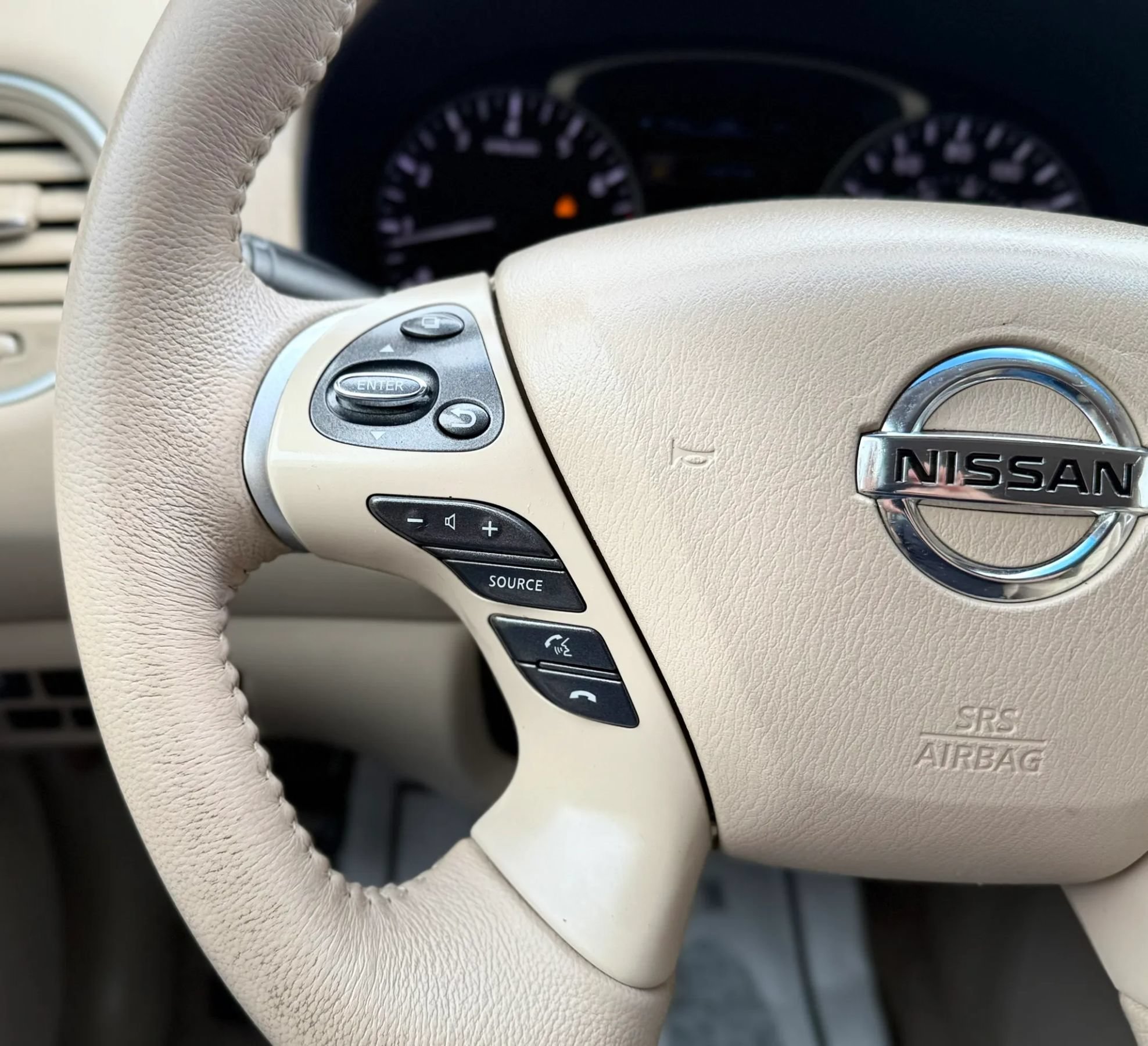 Used 2013 Nissan Pathfinder SV AWD/4WD image 13