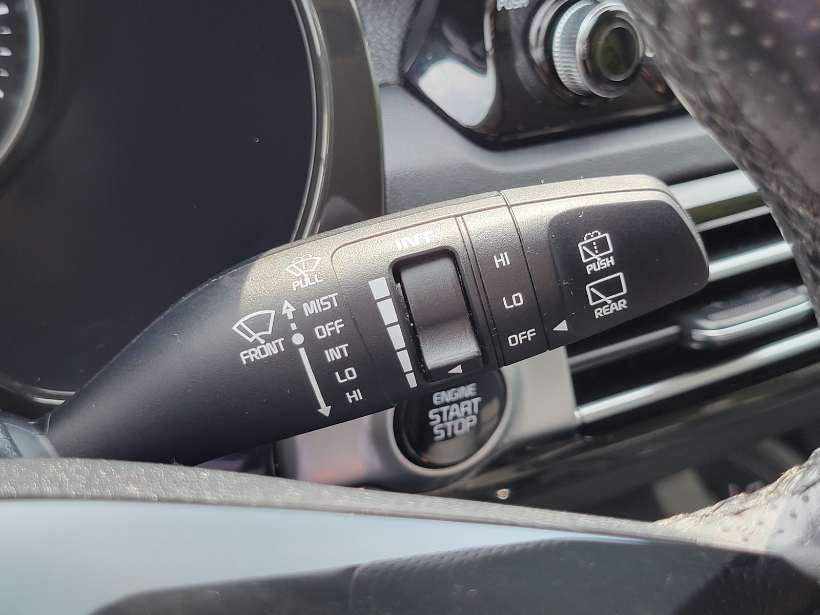 Used 2023 Kia Seltos SX AWD/4WD image 19