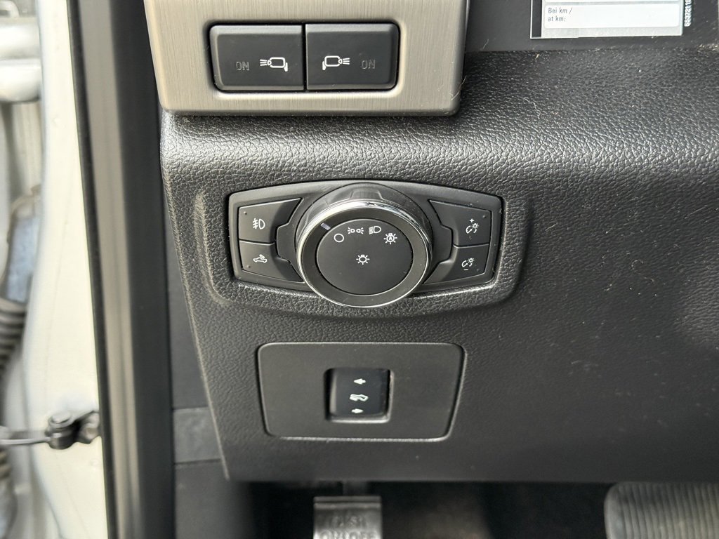 Used 2016 Ford F150 Platinum w/ Equipment Group 701A Luxury image 20