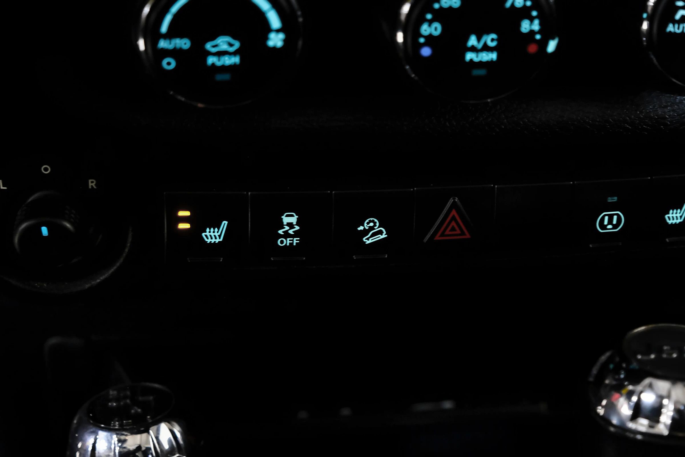 Used 2014 Jeep Wrangler Sahara w/ Connectivity Group image 28