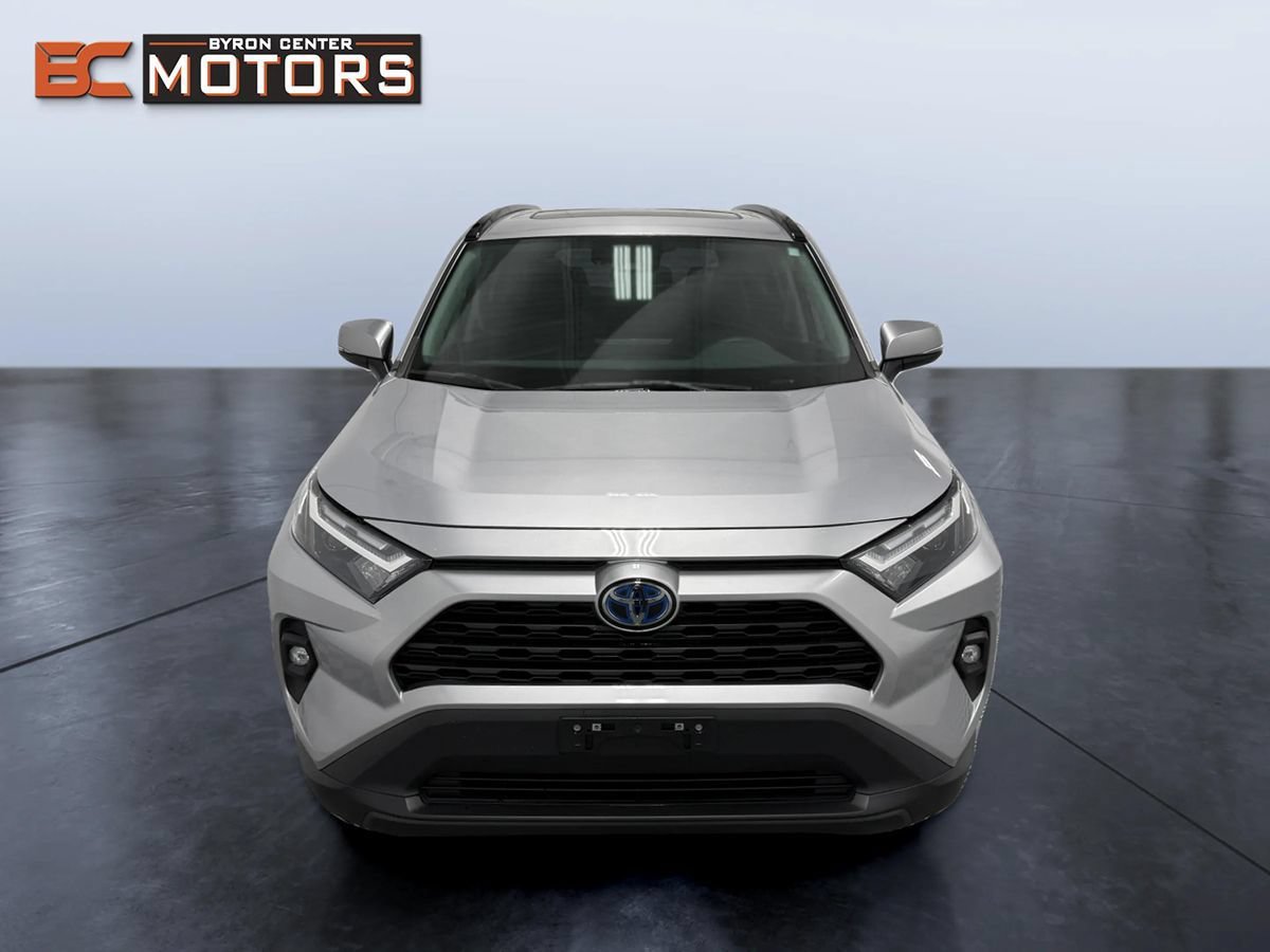 Used 2023 Toyota RAV4 XLE Premium AWD/4WD image 8