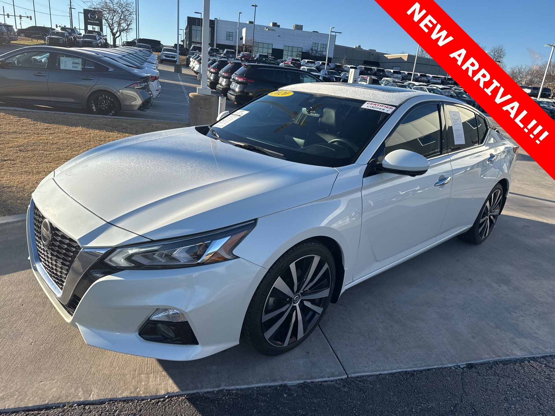 Used 2020 Nissan Altima 2.0 Platinum image 1