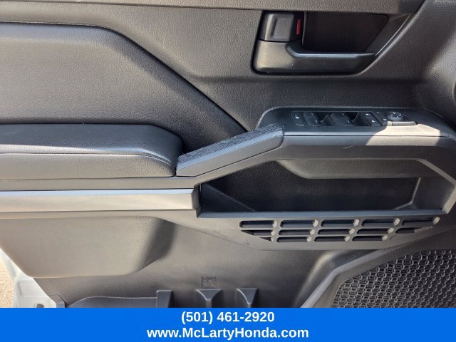 Used 2025 Toyota Tacoma SR5 AWD/4WD image 31