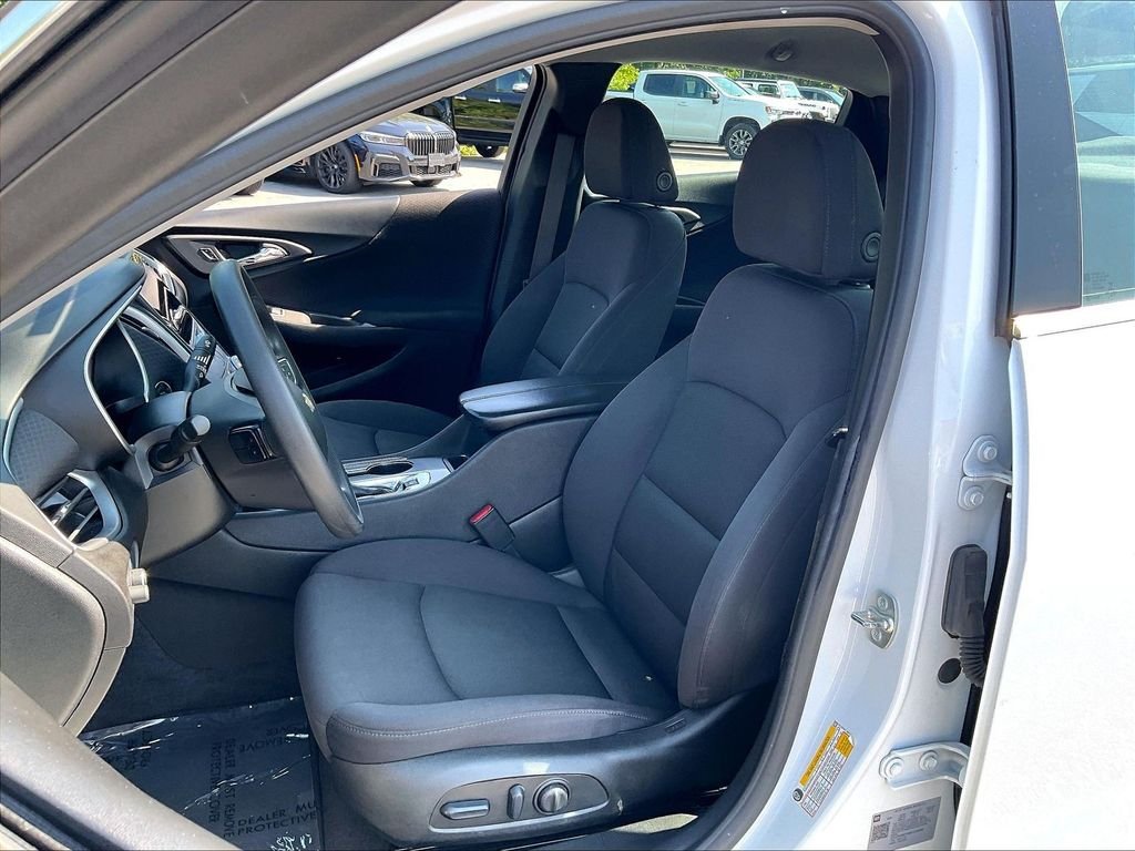 Used 2024 Chevrolet Malibu LT FWD image 9