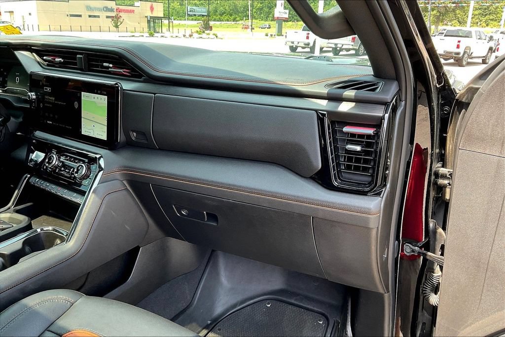 Used 2025 GMC Sierra 2500 AT4 w/ AT4 Premium Plus Package AWD/4WD image 17