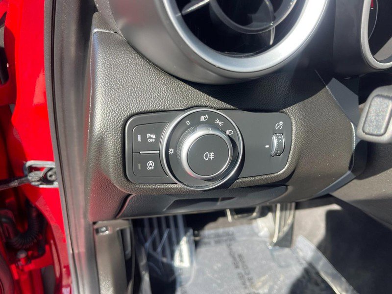 Used 2022 Alfa Romeo Giulia Veloce image 18